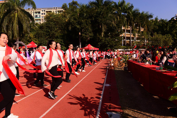 燕川幼兒園第七屆蒲公英親子運(yùn)動會活動