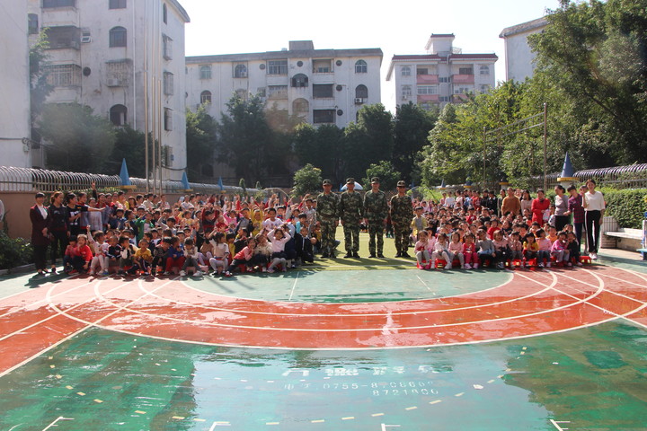 消防戰(zhàn)士走進(jìn)幼兒園，共筑消防安全新防線 